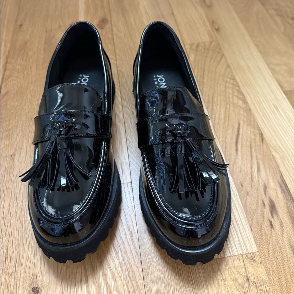 Jones New York Glossy Black Loafers with Tassels